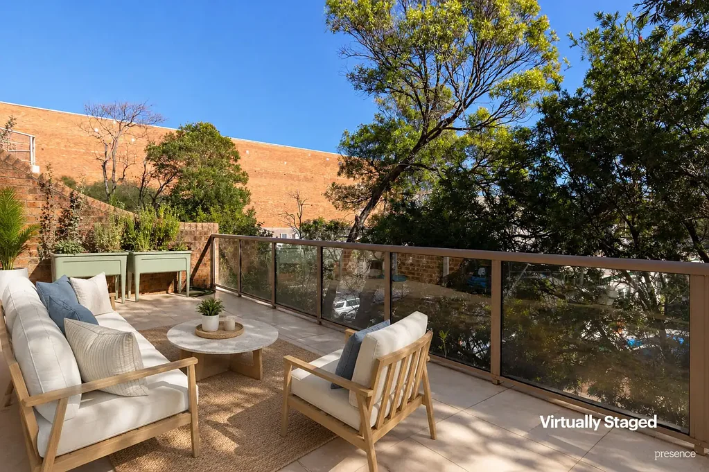 Cooks Hill 2房  Easy-Care Coastal Living in Sought-After Blue-Chip Locale