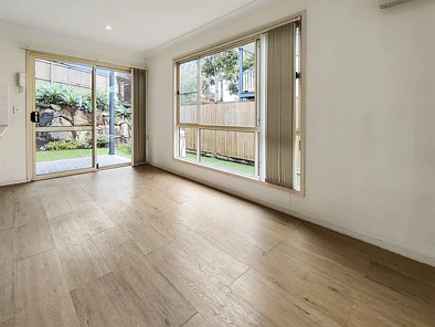 3/87 Russell Tce, Indooroopilly, QLD 4068, 3房, 2浴, Townhouse