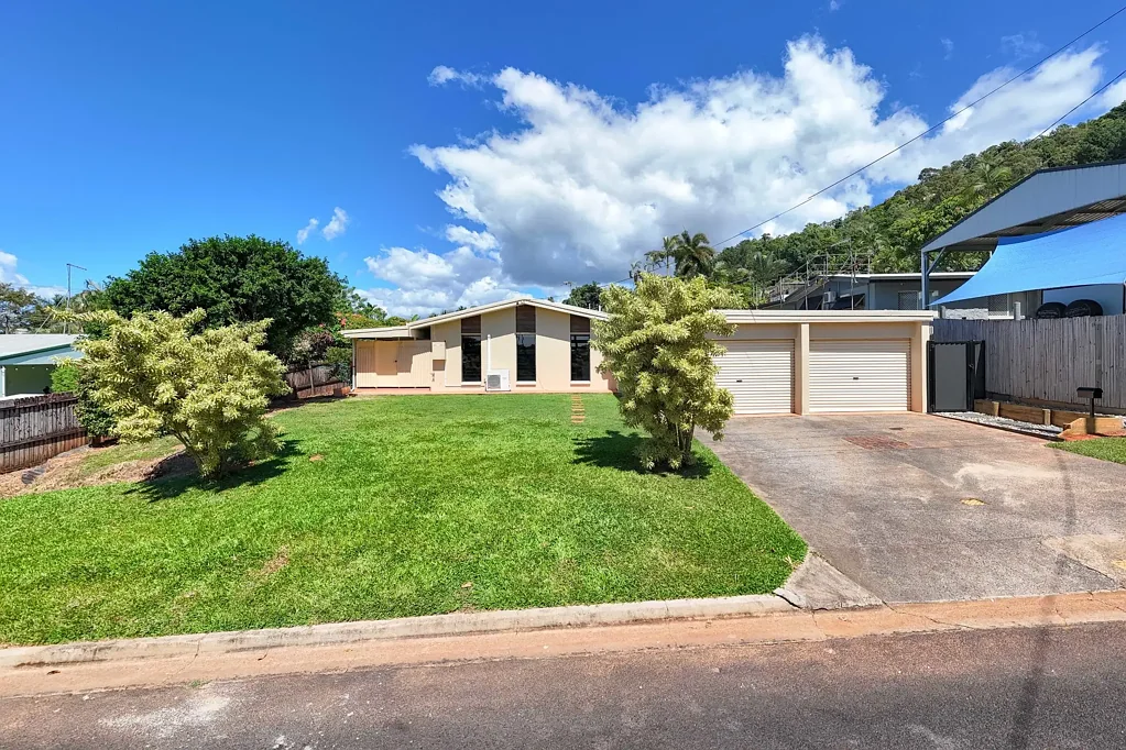 Smithfield 5બેડરૂમ POOL, SHED, LARGE BLOCK, SOLAR, FAMILY HOME