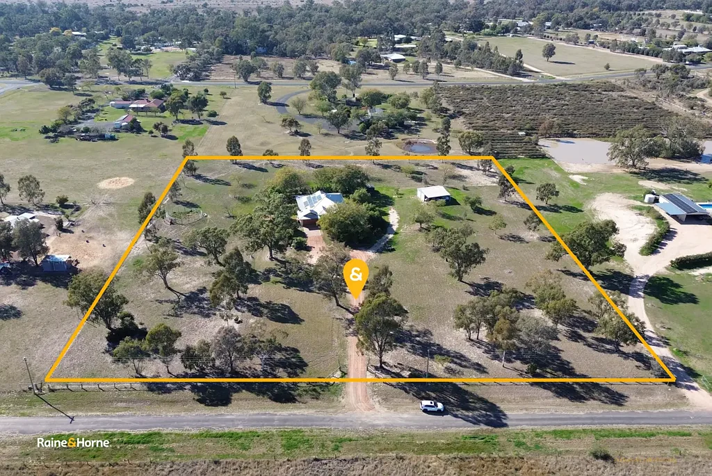 Goondiwindi 4બેડરૂમ Charming Homestead, Sprawling Acreage - Lifestyle Awaits!