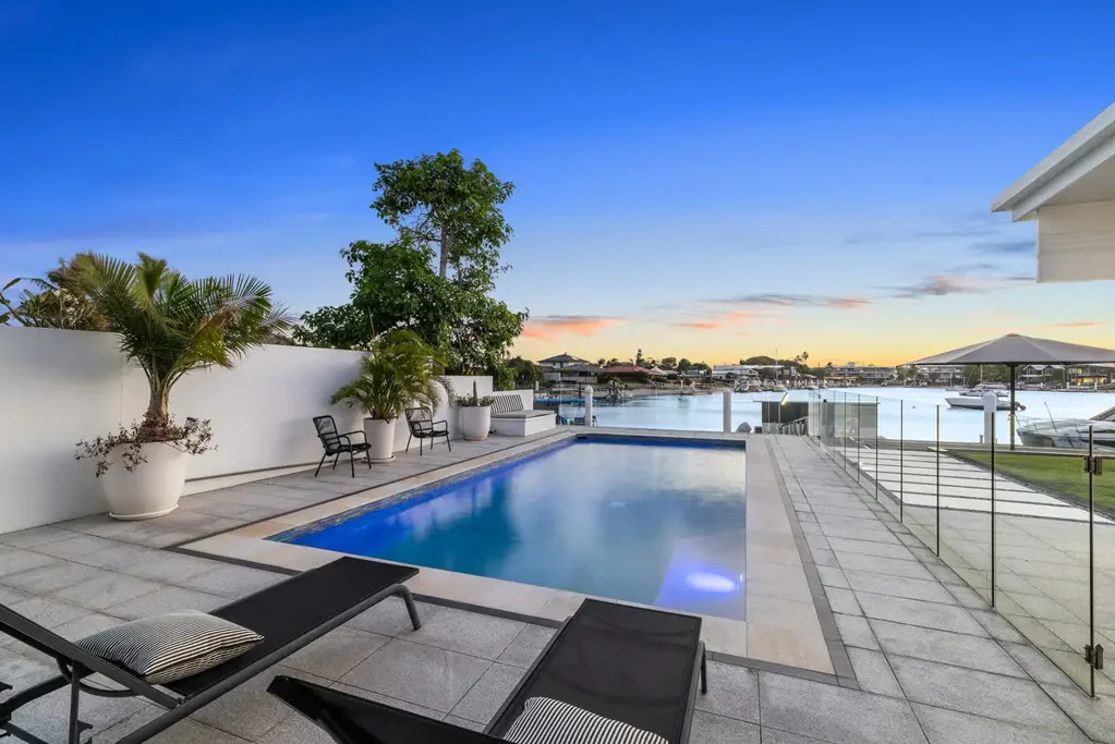 Mooloolaba 3房  BLUE CHIP DEEP WATER WITH 18M FRONTAGE IN MOOLOOLABA'S FINEST STREET!