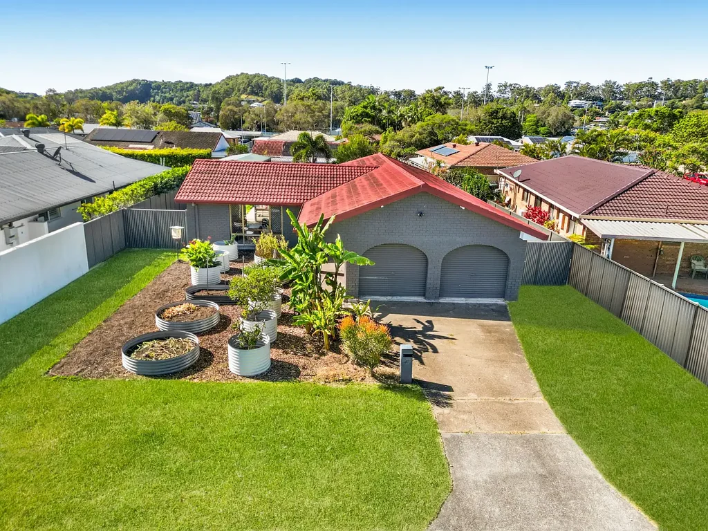 Currumbin Waters 3غرفة نوم Freshly Renovated Coastal Entertainer