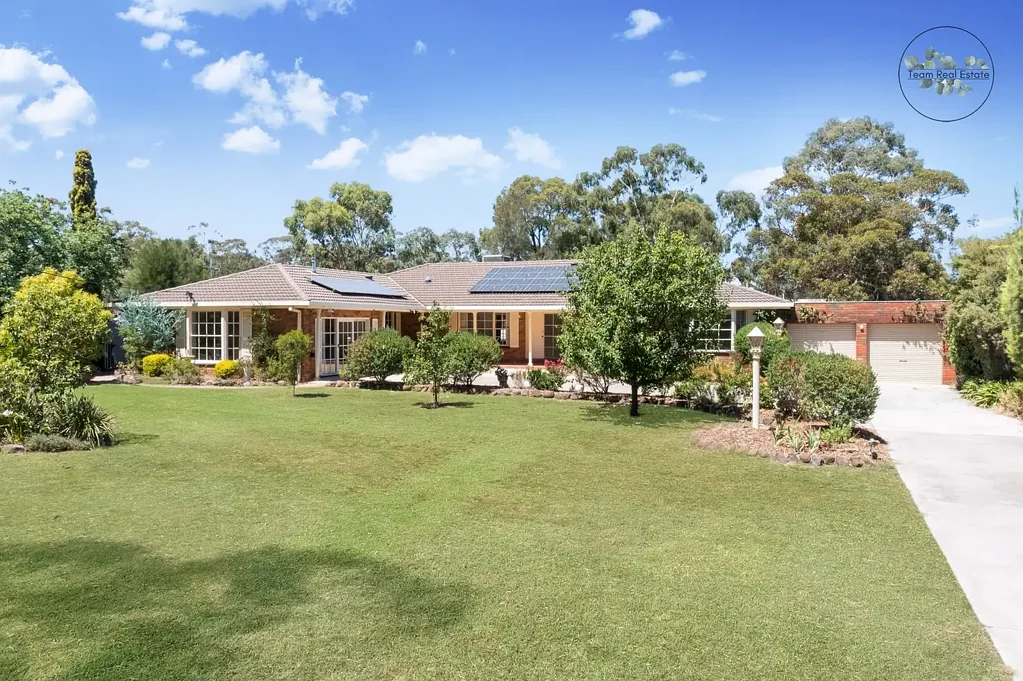 54 Golf Course Road, Ascot, VIC 3551