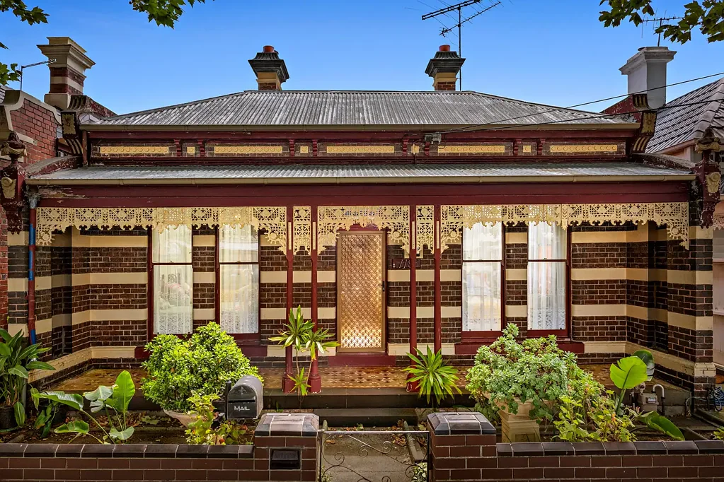 Port Melbourne 3 Bedroom Freestanding Victorian on a Prestigious Bayside Boulevard with Charm and Commanding Street Presence