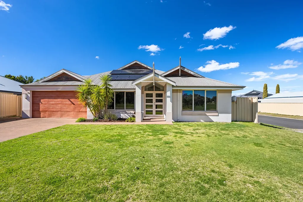 13 Murchison Parade, Millbridge, WA 6232