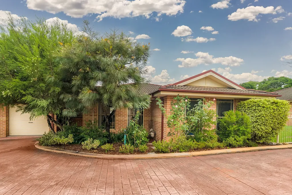 South Wentworthville 3部屋 DEPOSIT TAKEN
