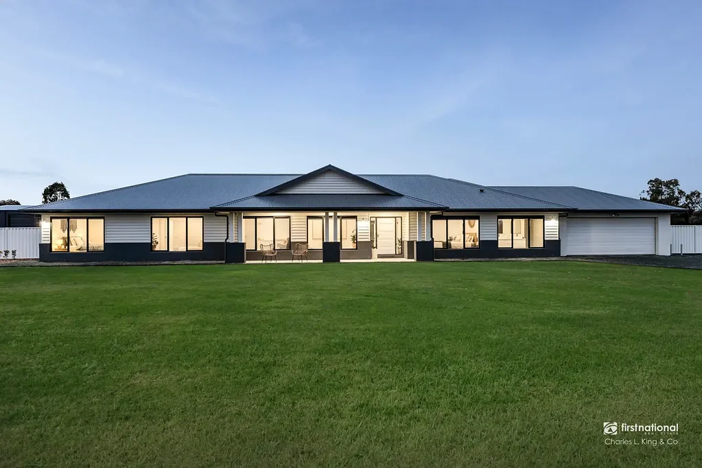 Echuca 5房  Modern Lifestyle on 2.5 Acres