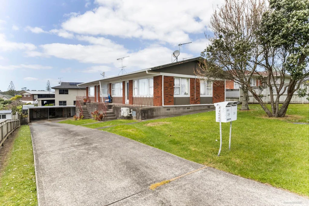 39 Manhattan Heights, Glendene, Waitakere City, Auckland