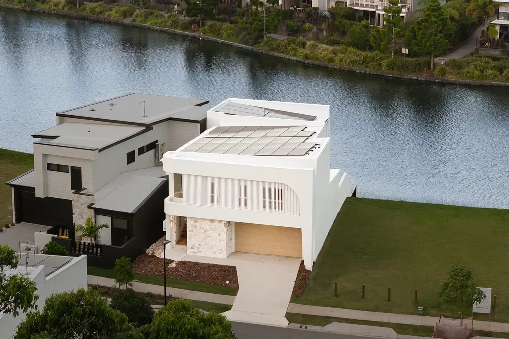 Maroochydore 5chambre Waterfront Luxe: Brand New Designer Living