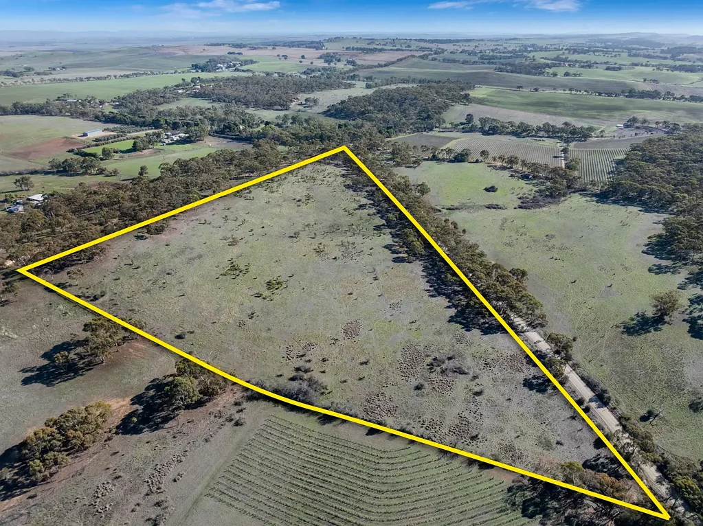 Armagh Acreage Land in Tightly Held Position