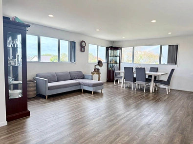 Birkenhead 5 Bedroom Modern Family Living - Prime Birkenhead Location