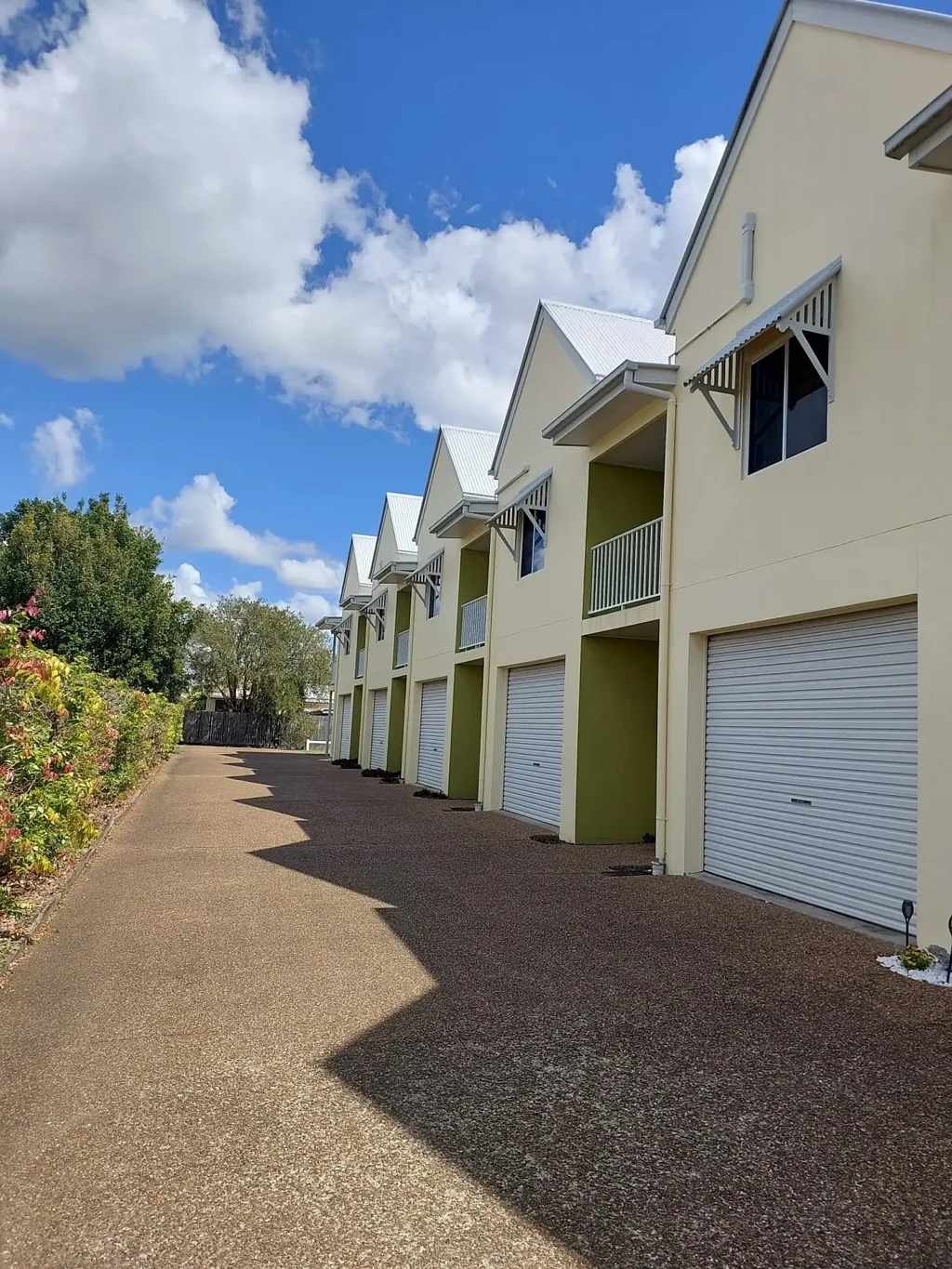 Maryborough 2कमरा STYLISH TOWNHOUSE CLOSE TO CBD