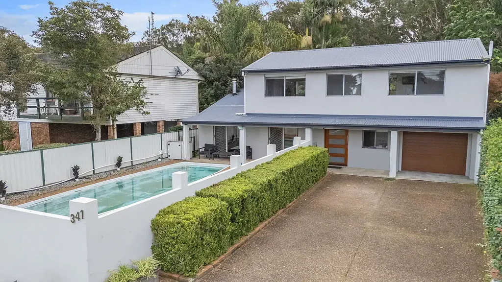 Tuggerawong 6غرفة نوم Lakeside Family Living with Room for Everyone