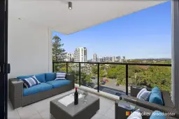 704/372 Marine Parade, Labrador