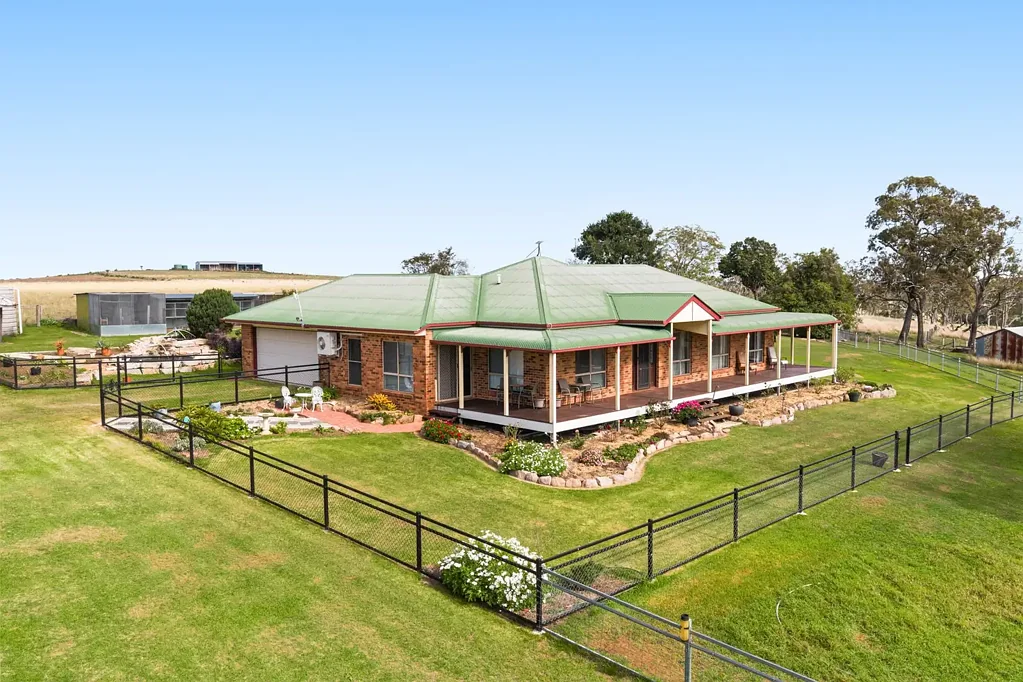 Crows Nest Easy Living & Productive Mixed Farming Package.