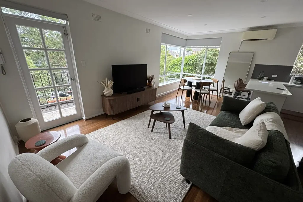 A STYLISH BOUTIQUE HIDEAWAY BETWEEN THE BEACH AND HARBOUR