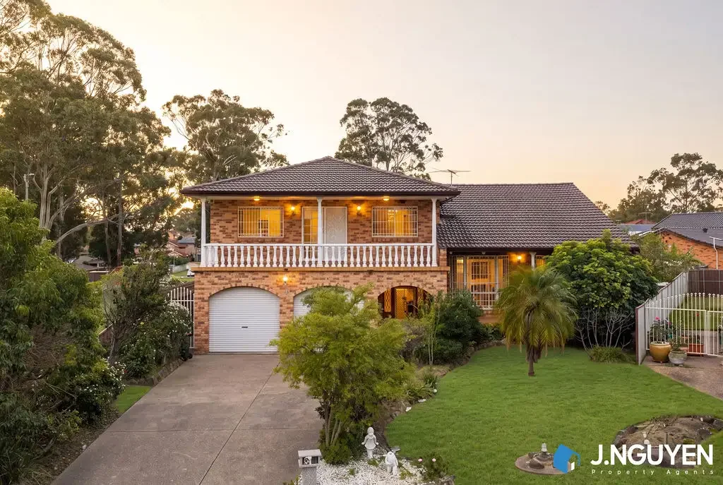 Casula 4Moenga Quality-Built Split-Level Family Residence in a Premium Cul-de-Sac