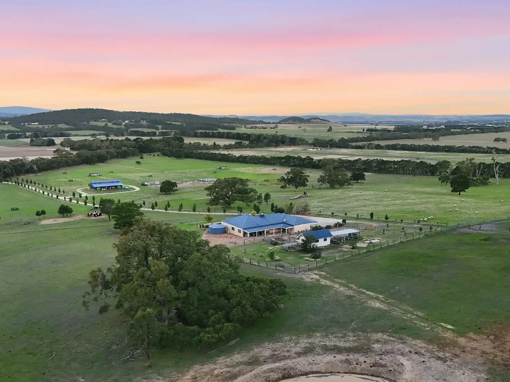Romsey 5બેડરૂમ Romsey Crest - A Masterpiece of High-Country Sanctuary