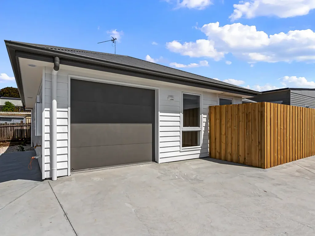 2/17 Middle Road, Devonport, TAS 7310