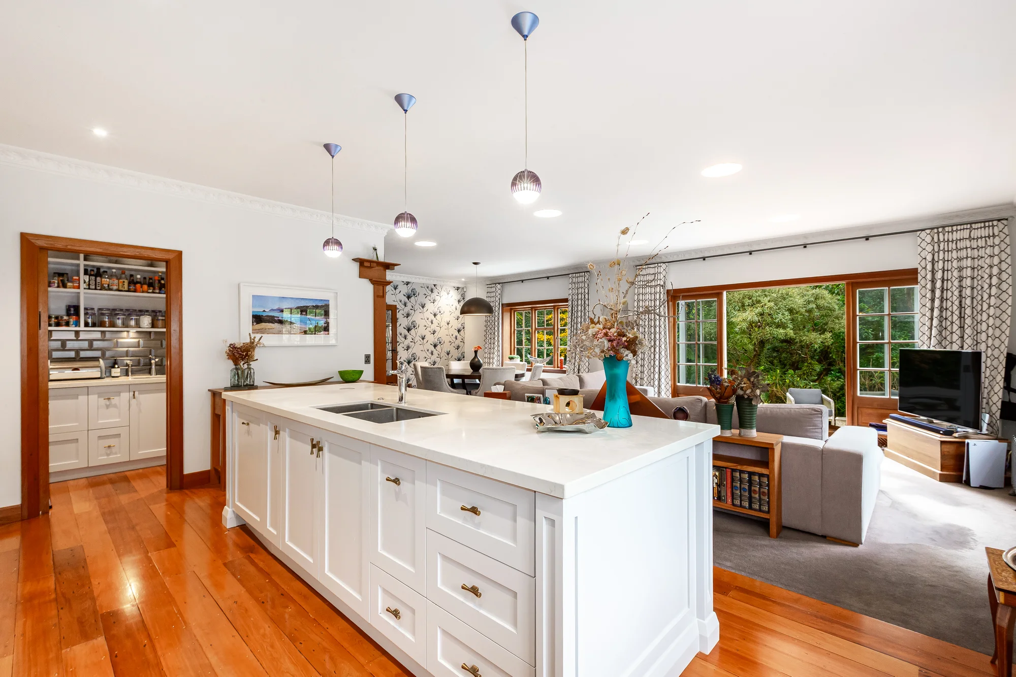 2 Glen Road, Kelburn, 4 Bedrooms, 2 Bathrooms, House