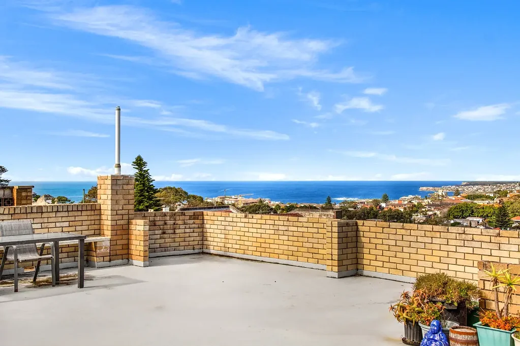 Bronte 1 Slaapkamer Sun Drenched Fully Renovated Studio Apartment with 100% of Applicances Installed