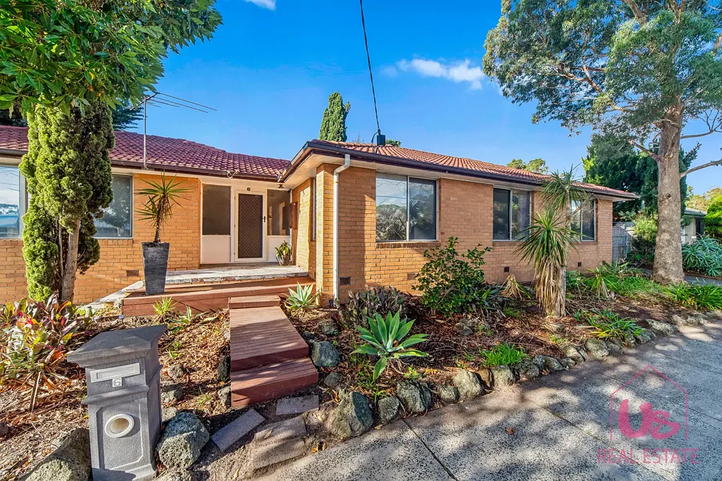 Frankston 4 Bedroom Spacious Family Home with Outstanding Potential in a Prime Location