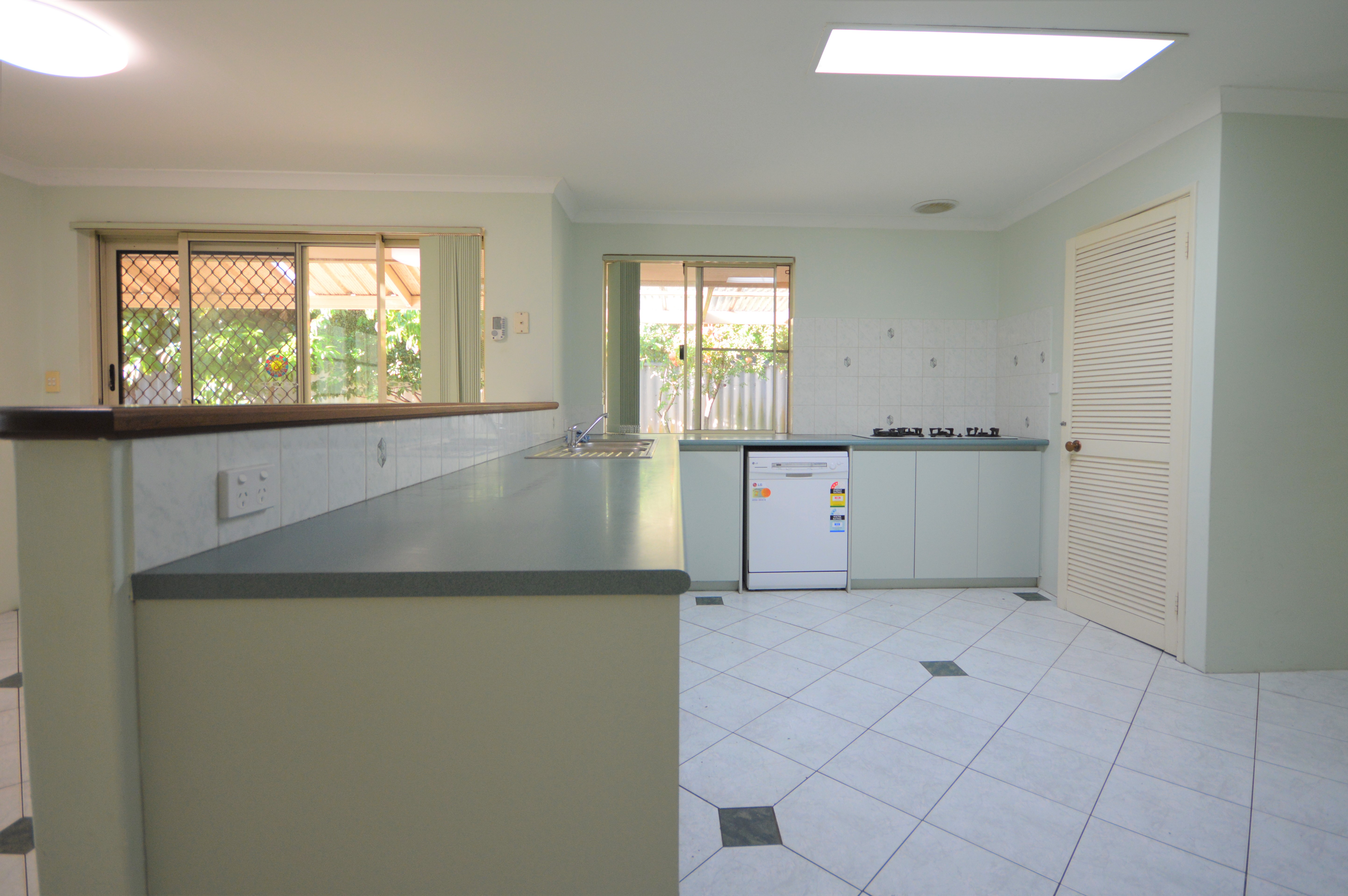 37 GERANIUM PL, CANNING VALE WA 6155, 0 ห้องนอน, 0 ห้องน้ำ, House