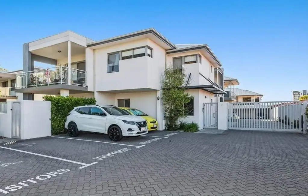 Rivervale 1房  Lifestyle, Location, Low Maintenance.