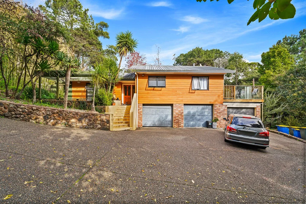 Massey 3房  Potential | Garaging | No CCC Opportunity!