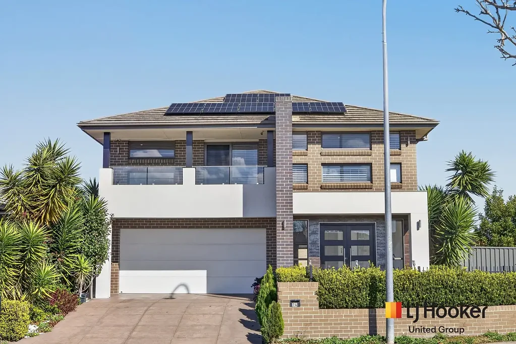 Gregory Hills 5 Bedroom Luxurious Family Living with Contemporary Style and Exceptional Entertaining