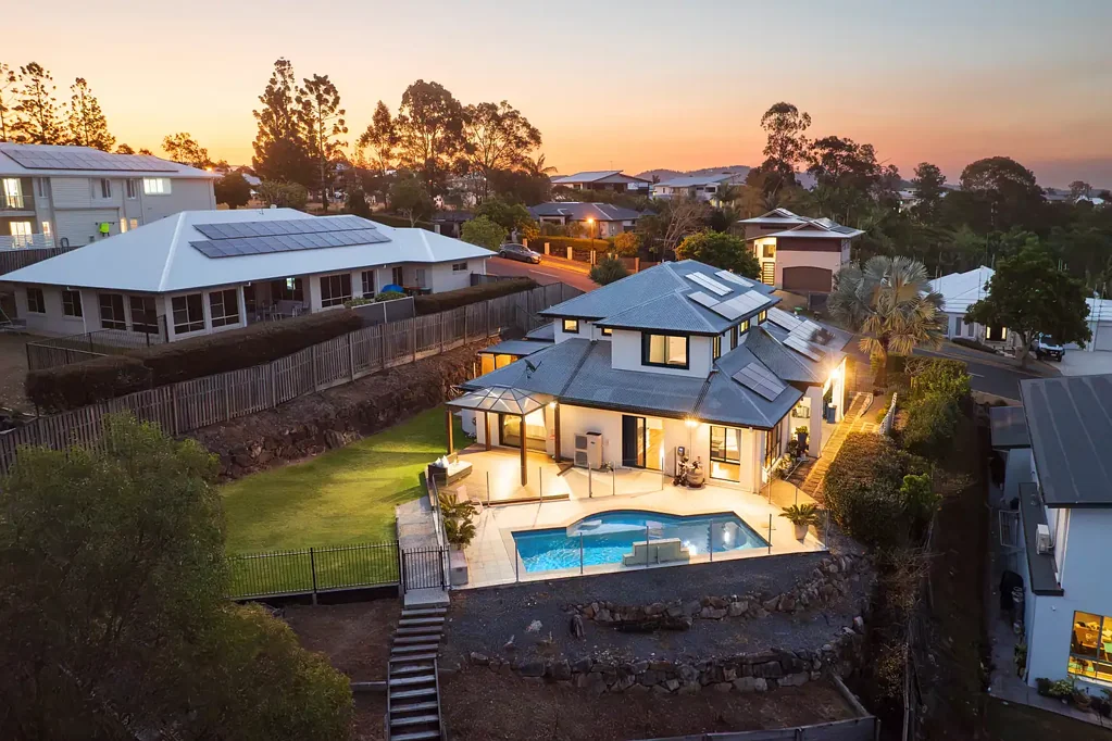 Pacific Pines 5ਬੈੱਡਰੂਮ EXPANSIVE LIVING, RESORT-STYLE ENTERTAINING & SKYLINE VIEWS