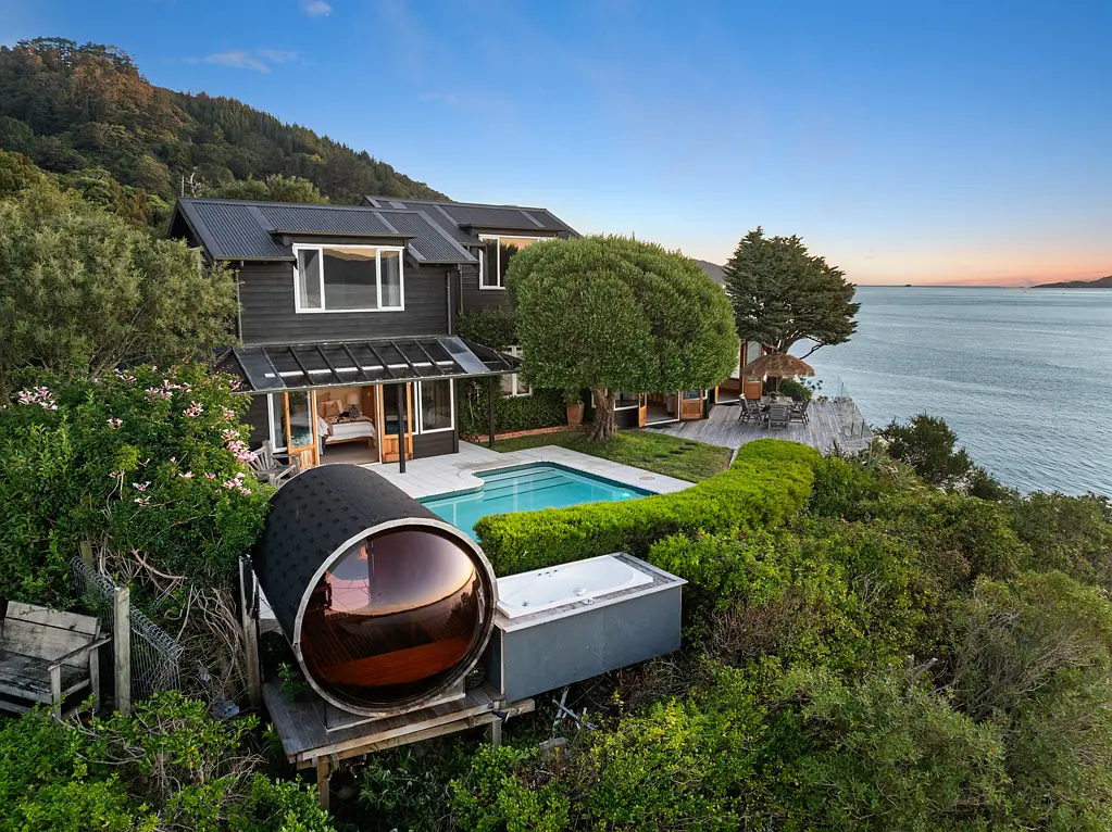 1 Rangiuru Road, Mahina Bay, Eastbourne, Lower Hutt, Wellington