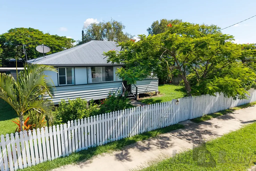 Bundaberg East 3침실 Elegant East Bundaberg Living – Lifestyle & Investment Appeal