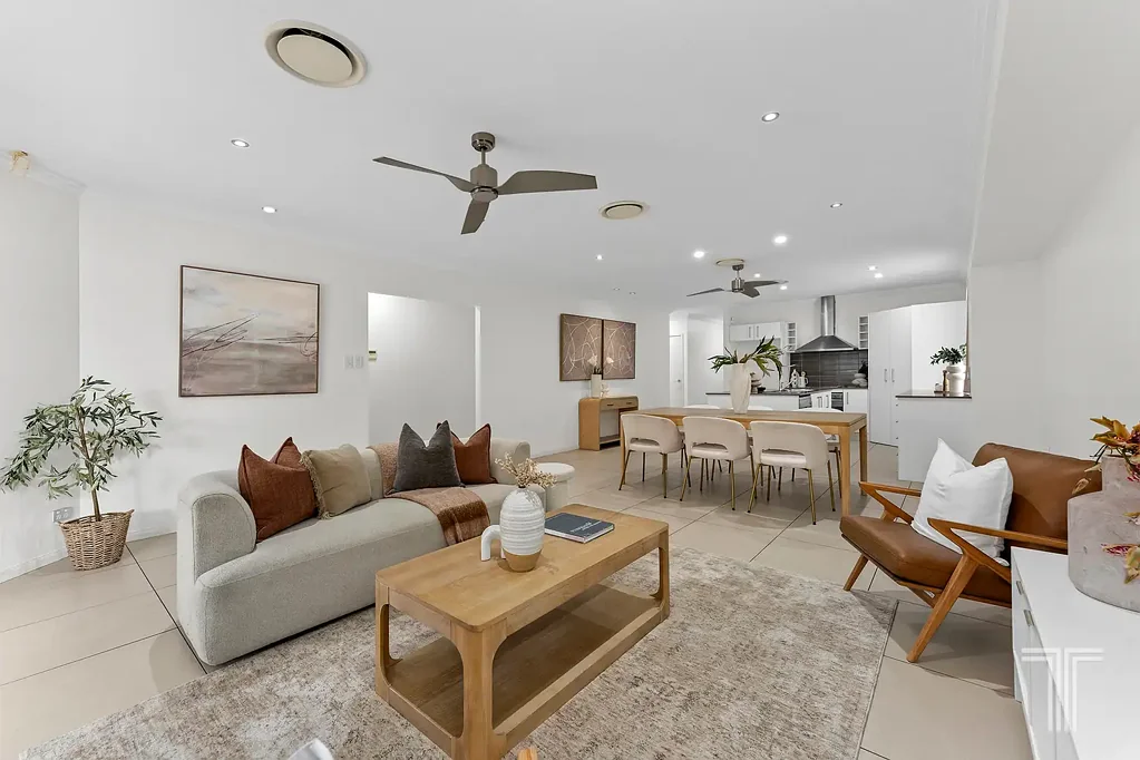 Wakerley 4房 Wakerley备受追捧的Baychester Estate，轻松的家庭生活 Effortless Family Living in Wakerley's Tightly Held Baychester Estate