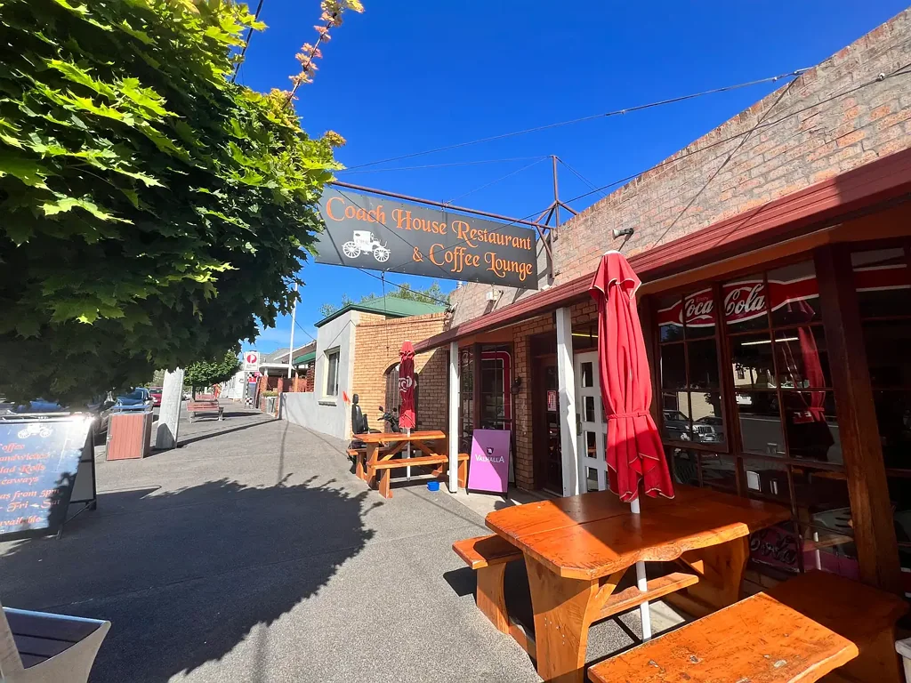 St Marys 3 Bedroom Cafe + Home : Main Tourist Route