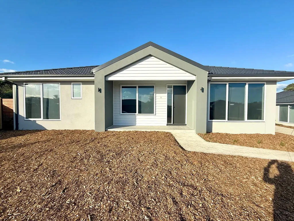 Brand New Units Close to Town - Bunyip