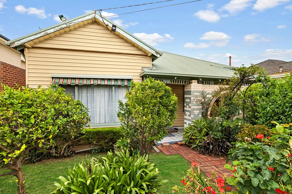 16 Studley Street, Maidstone, VIC 3012