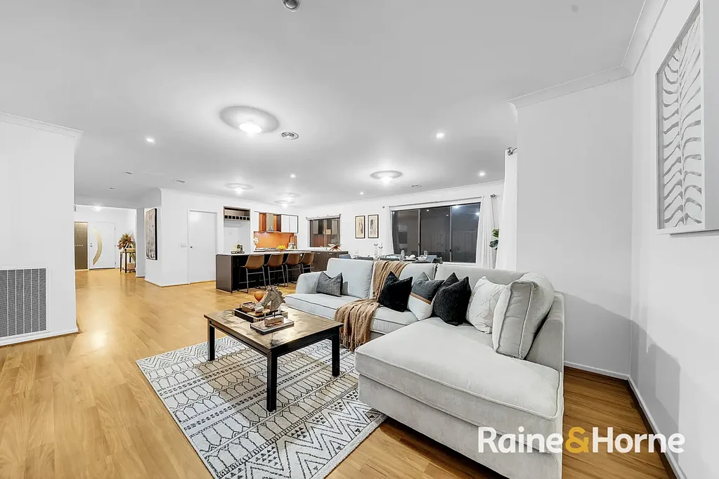 Tarneit 4ห้องนอน North-facing Beautiful Home/ walking distance to Riverdale Shopping and Future Tarneit West station!