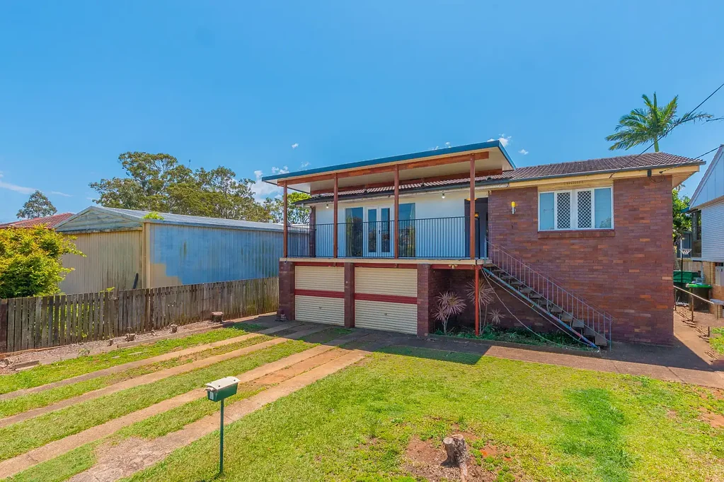 High Set in Prime Clontarf Location !