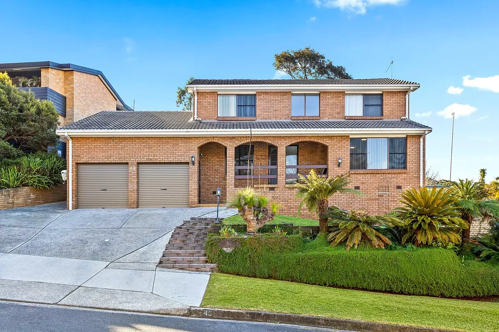 Mount Ousley 5ਬੈੱਡਰੂਮ Family classic with panoramic ocean views