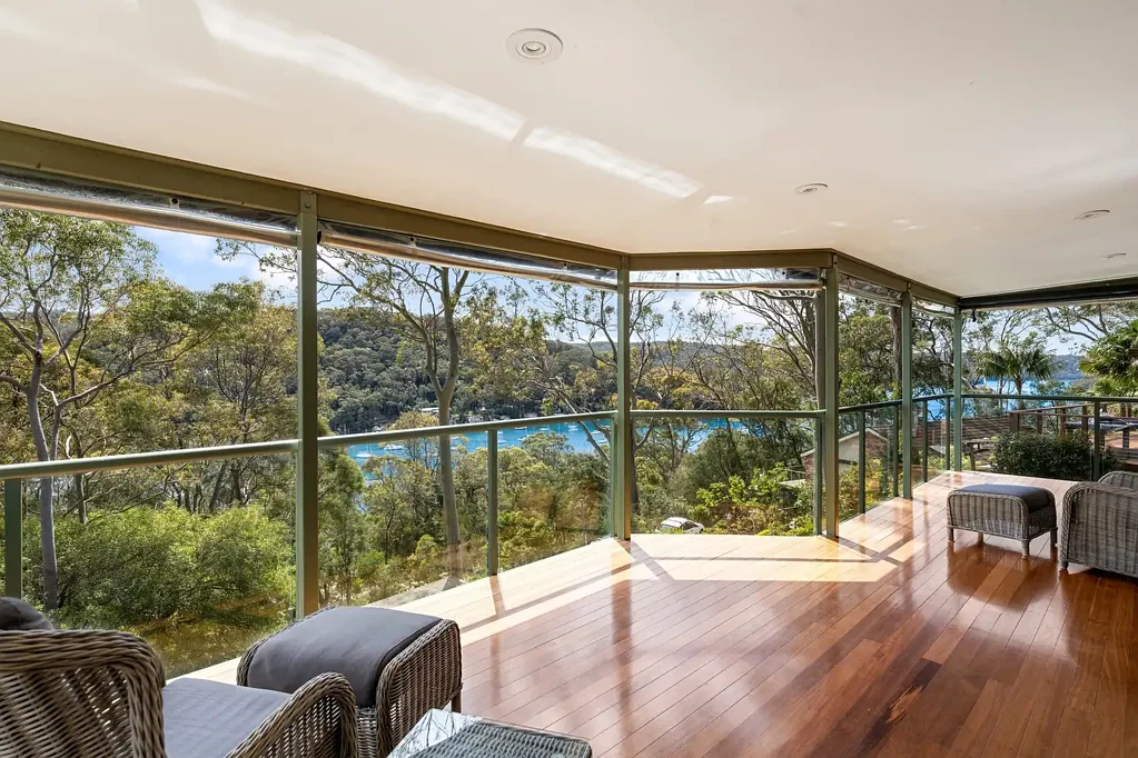 Church Point 4房 朝北特色住宅，坐拥宁静的 McCarrs Creek 景观 North-Facing Character Home with Tranquil McCarrs Creek Views