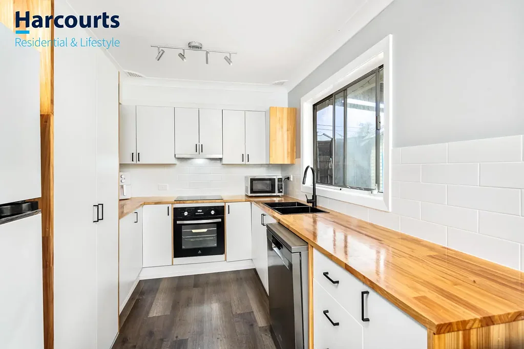 Noraville 3 Bedroom Renovated 3- Bedroom Home with Self-Contained Studio in Prime Location