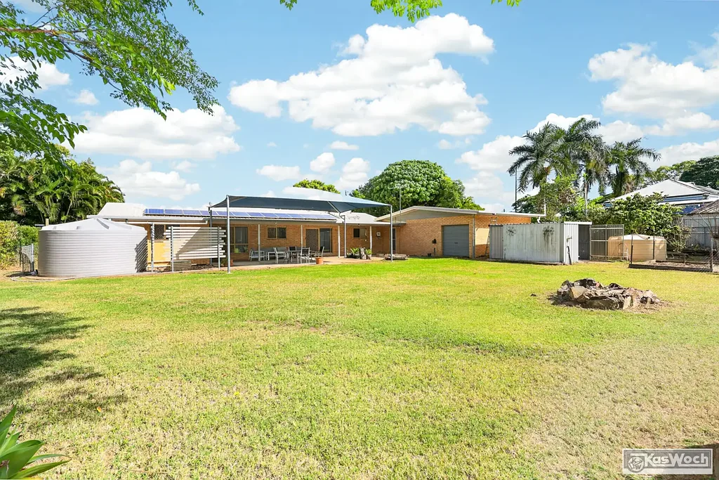 Lakes Creek 3部屋 PEACEFUL SURROUNDINGS! SPACIOUS LOWSET BRICK HOME!  LARGE SHED!  1 ACRE!