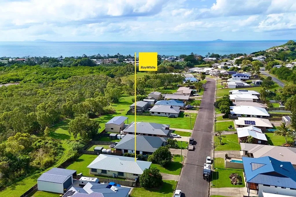 Sarina Beach 4 Bedroom Coastal Living Meets Everyday Comfort