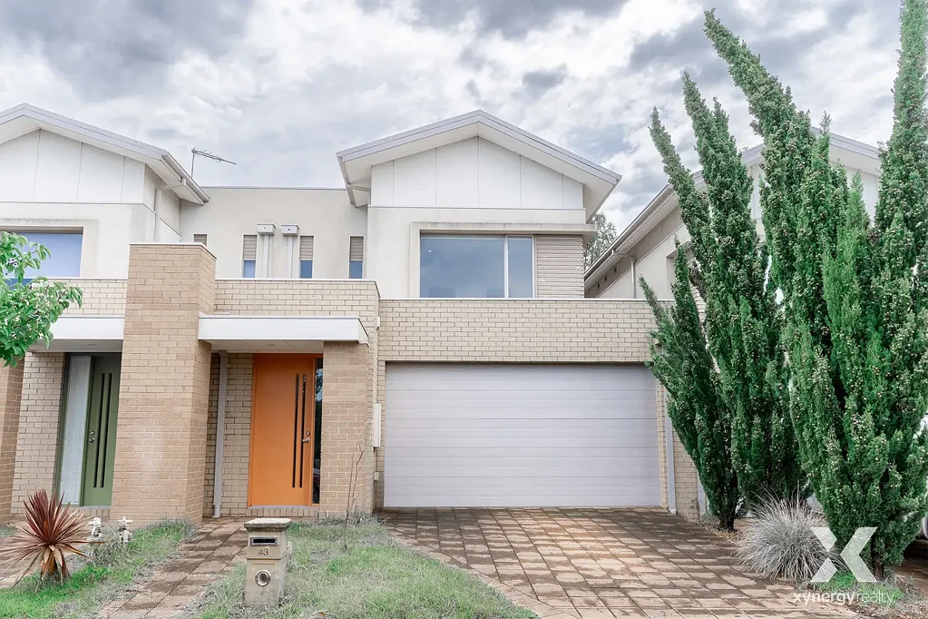 4-Bed Townhouse with Resort-Style Amenities and Scenic Views