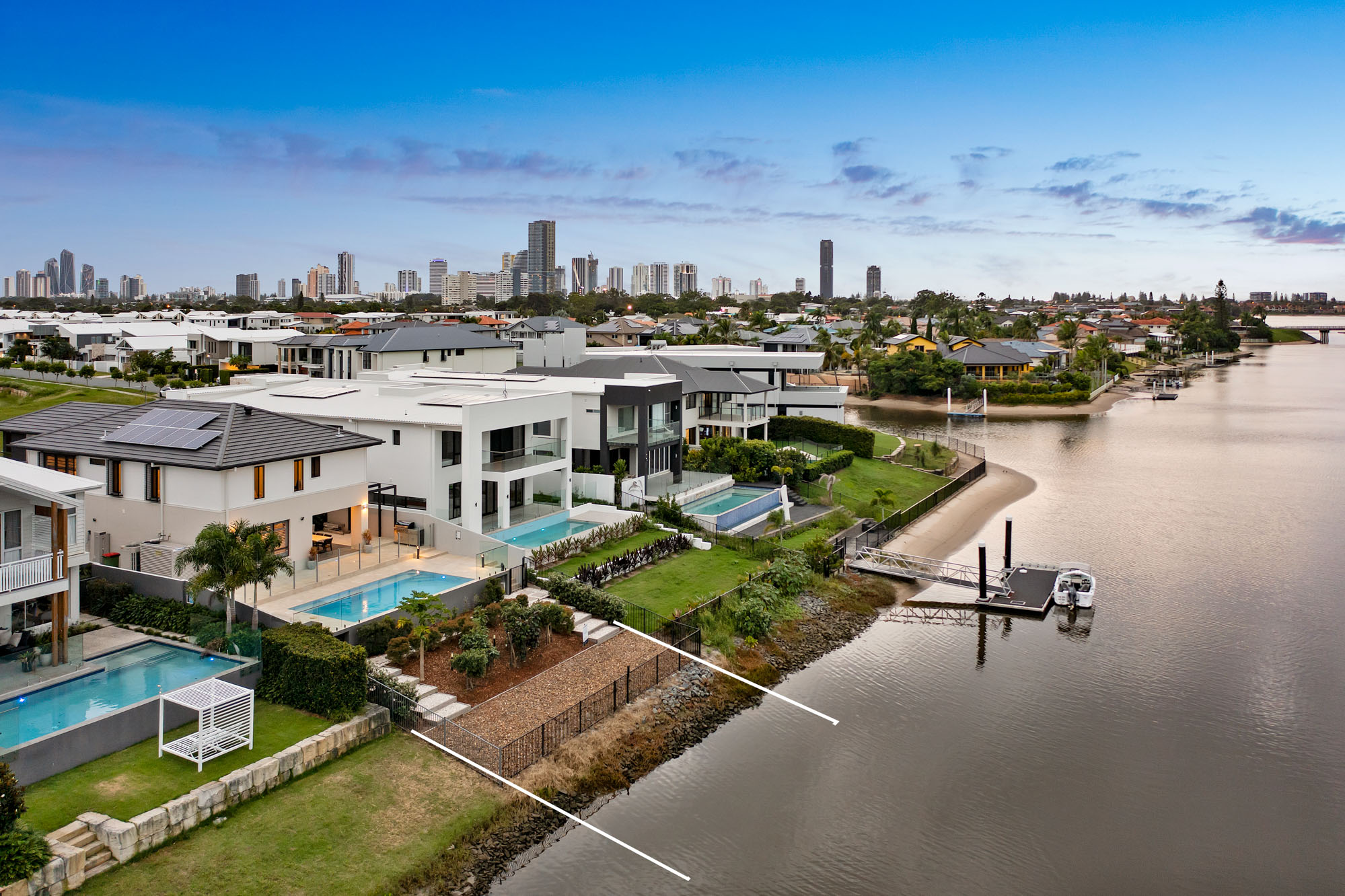 70 LAKEVIEW BVD, MERMAID WATERS QLD 4218, 0房, 0浴, House