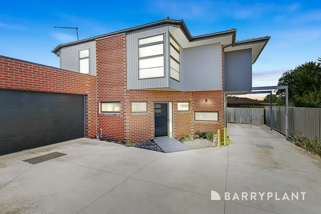 2/61 Homestead Road, Berwick, VIC 3806
