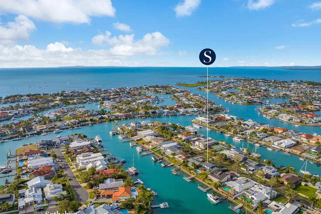 Cleveland 4 Slaapkamer An Exceptional Waterfront Lifestyle Awaits