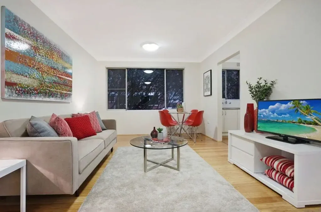 Freshly Renovated, Stylish &Convenient!