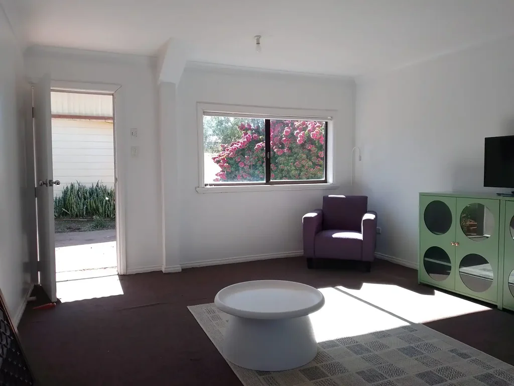 Lightning Ridge 5ਬੈੱਡਰੂਮ DUAL OCCUPANCY PROPERTY Lightning Ridge